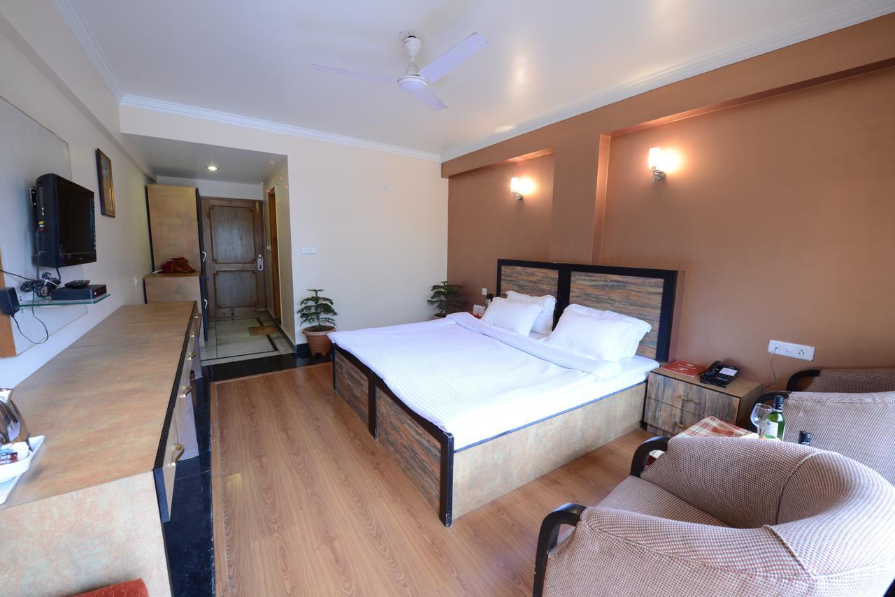 Hotel Park Paradise Manali מנאלי מראה חיצוני תמונה