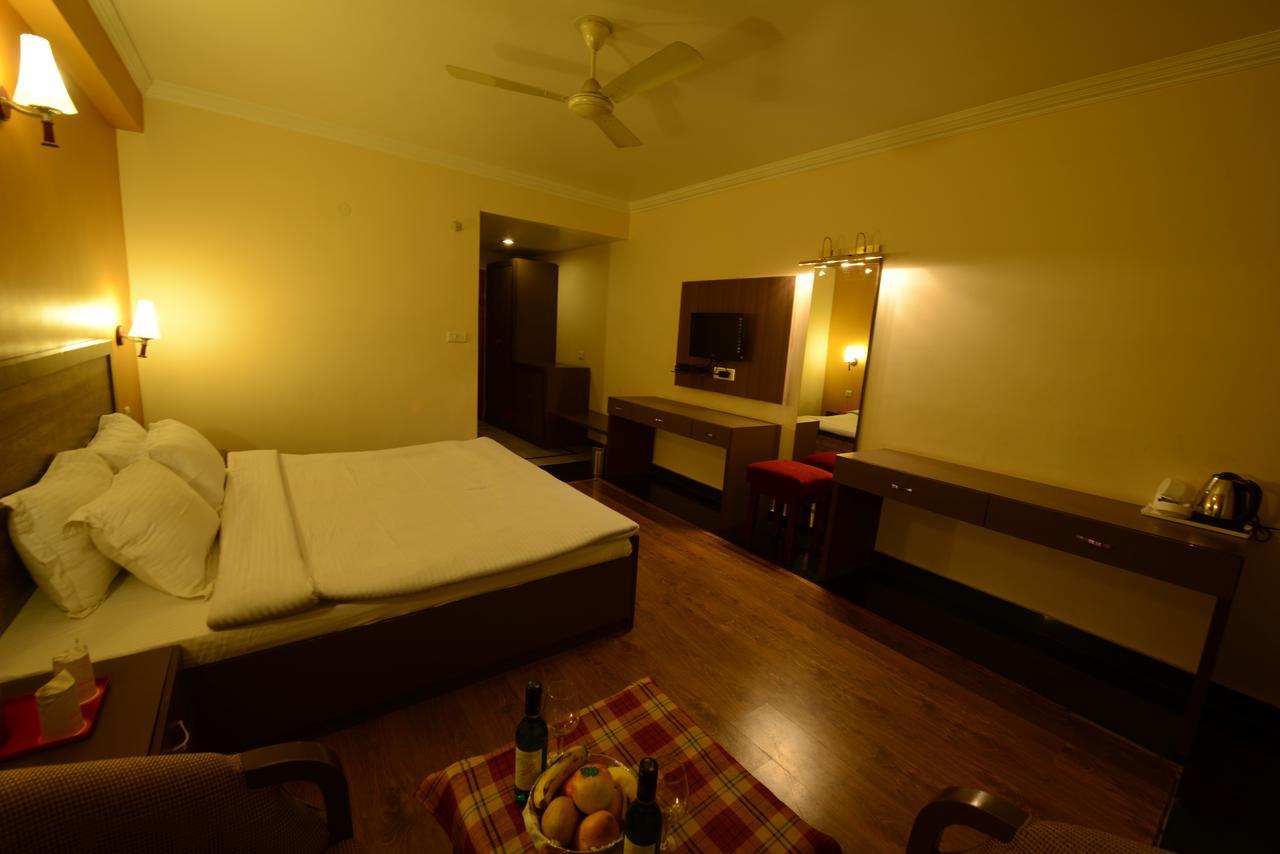 Hotel Park Paradise Manali מנאלי מראה חיצוני תמונה